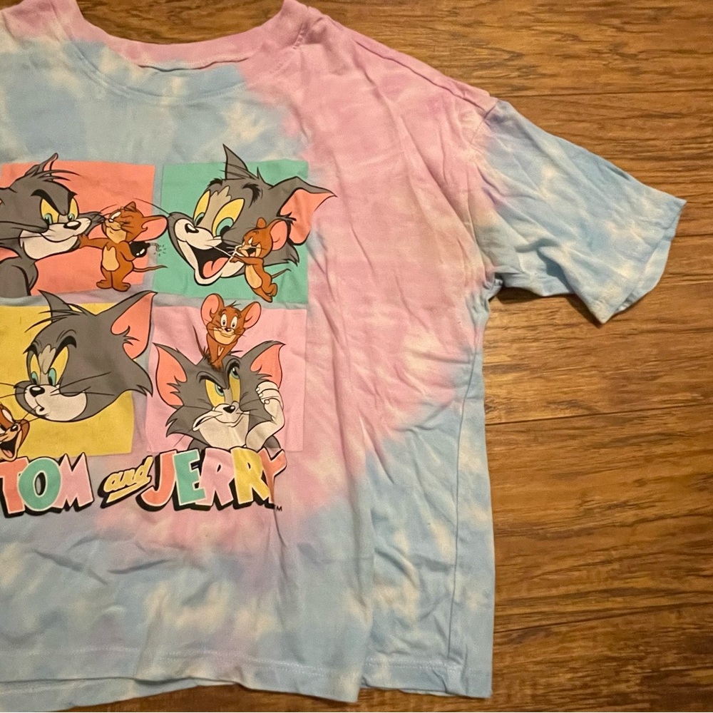 Tom & Jerry Cropped Graphic Tee